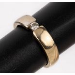 14 kt Gold Brillant Ring,   GG 585/000, Brillant ca. 0.10