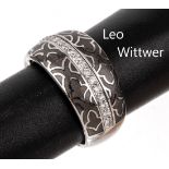 18 kt Gold LEO WITTWER Brillant-Ring mit Email,   WG