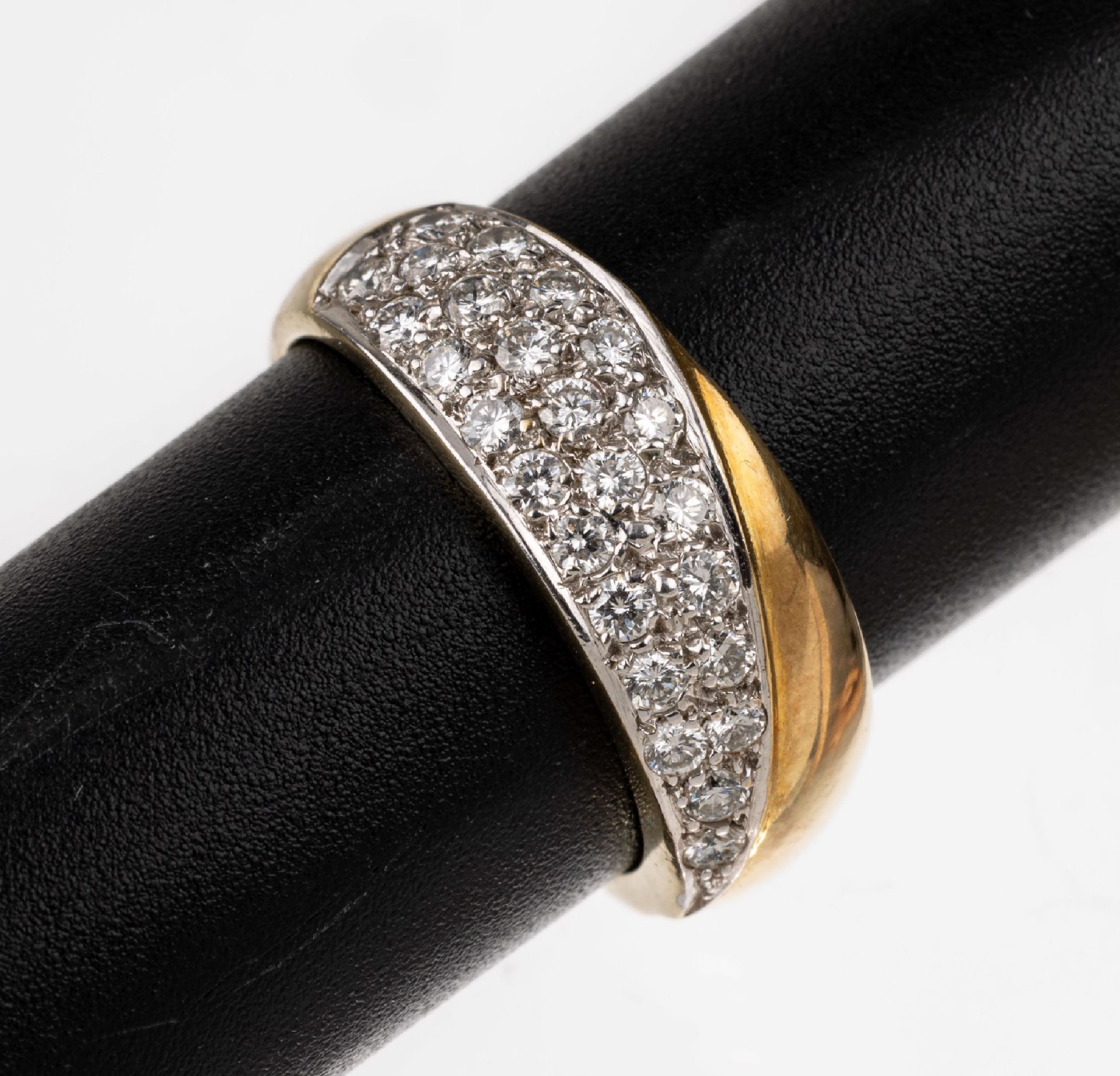 14 kt Gold Brillant-Ring,   GG 585/000, 25 Brillanten in