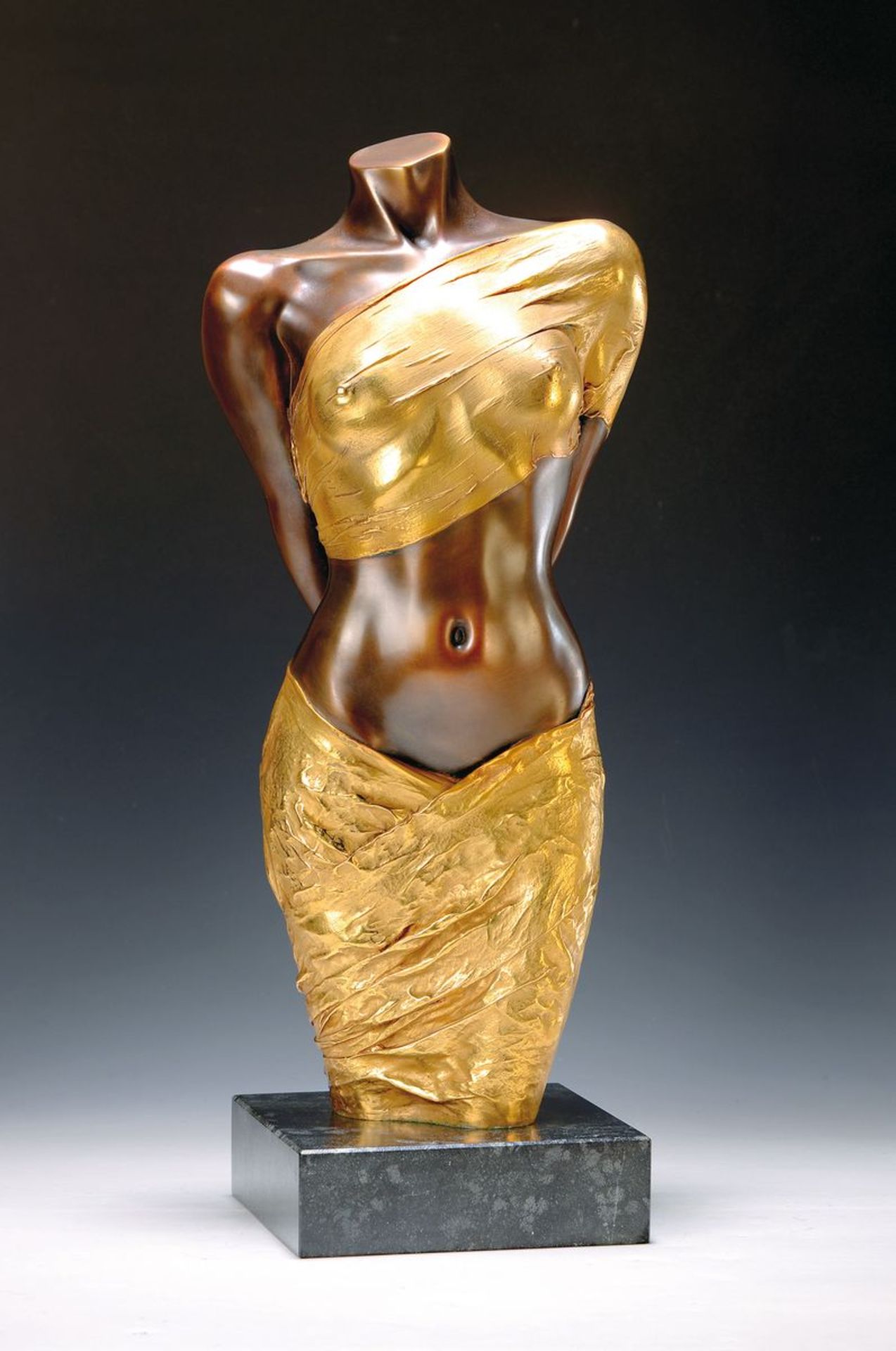 Willi Kissmer, 1951-2018, Bronze-Skulptur, Halbakt mit 2