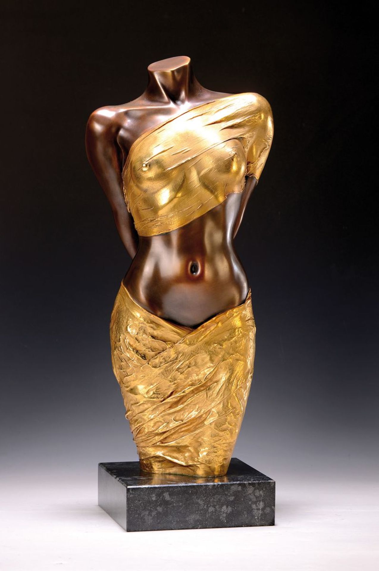 Willi Kissmer, 1951-2018, Bronze-Skulptur, Halbakt mit 2 - Bild 2 aus 2