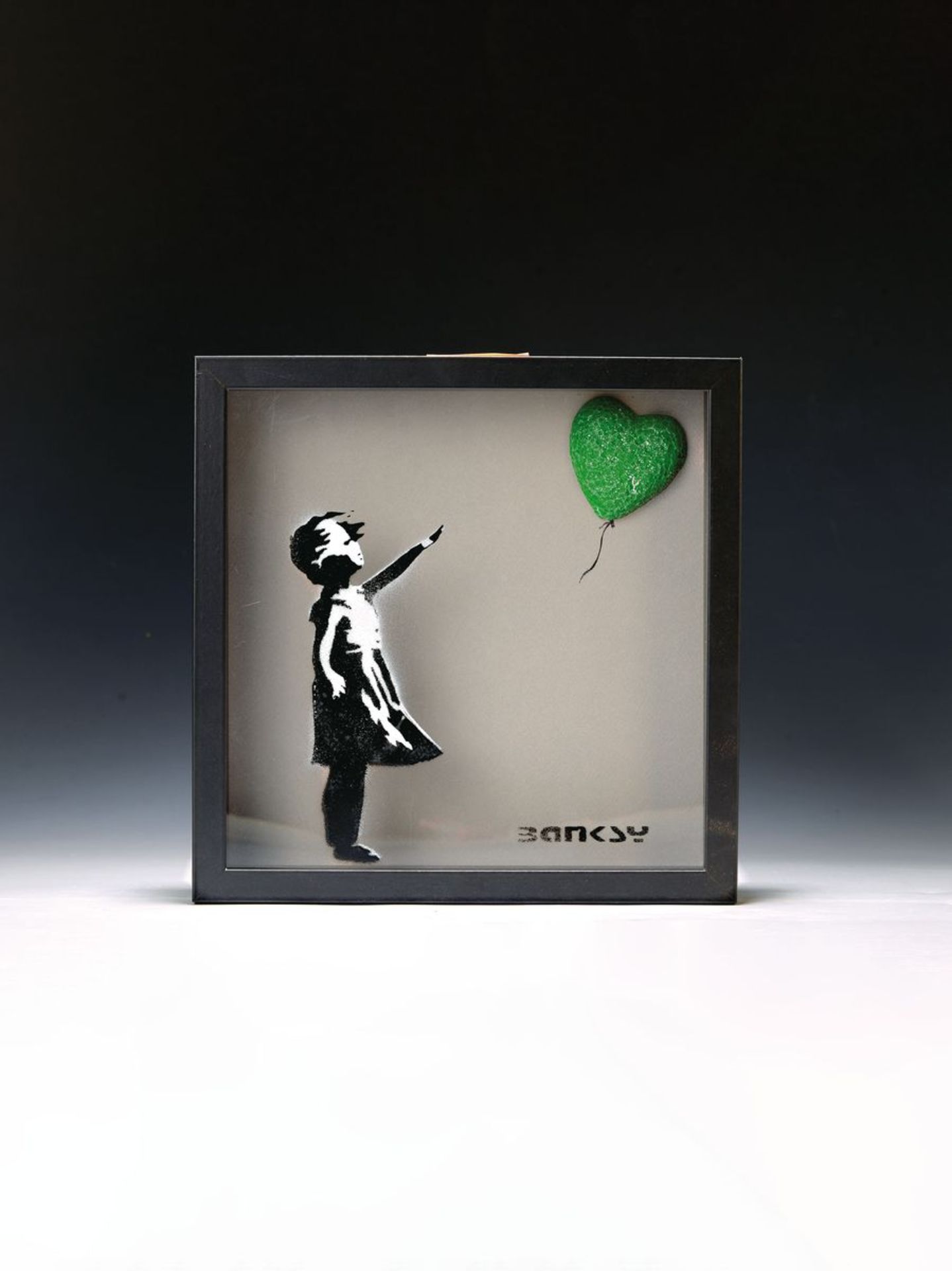 Banksy, Dismal Shadow Box von 2015, Objektkasten, Mädchen