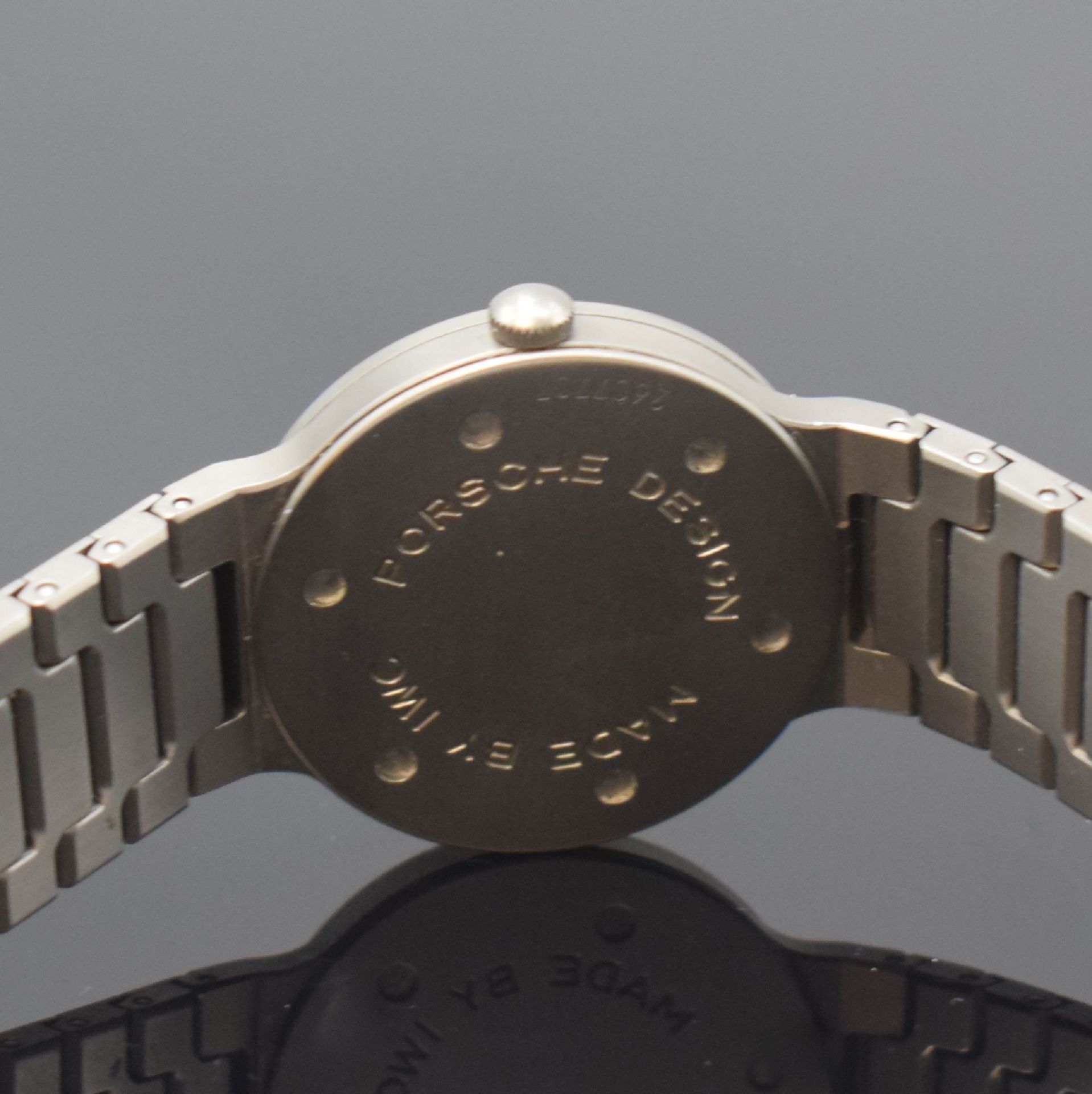 IWC Porsche Design Armbanduhr in Titan, Schweiz um 1995, - Bild 5 aus 5