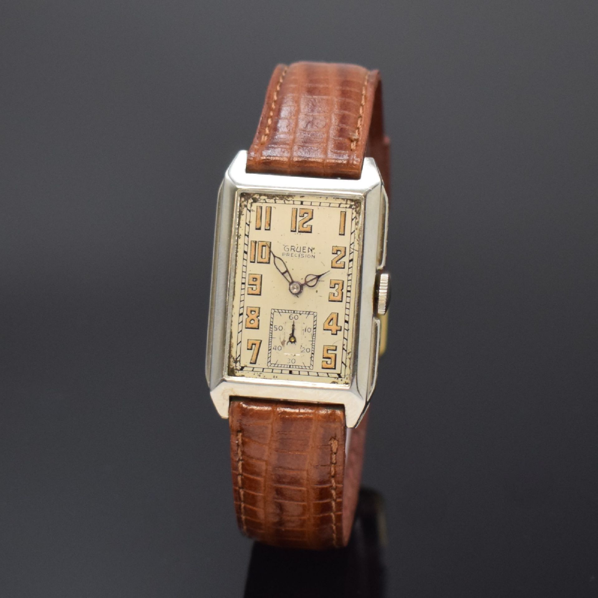 GRUEN Precision rechteckige Armbanduhr in WG 585/000,