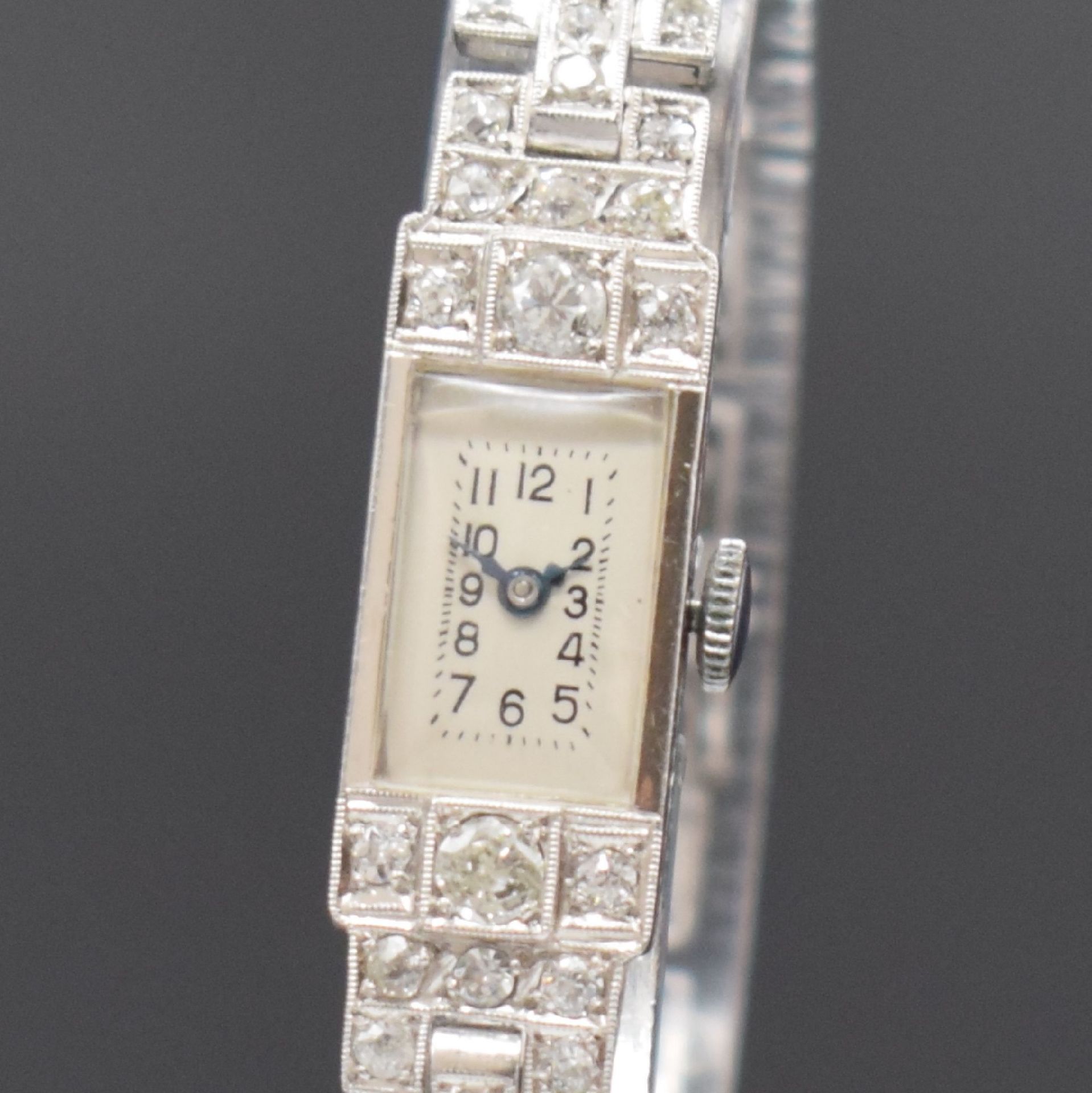 Art-Deco Armbanduhr in Platin mit Diamanten, Schweiz um - Image 2 of 5