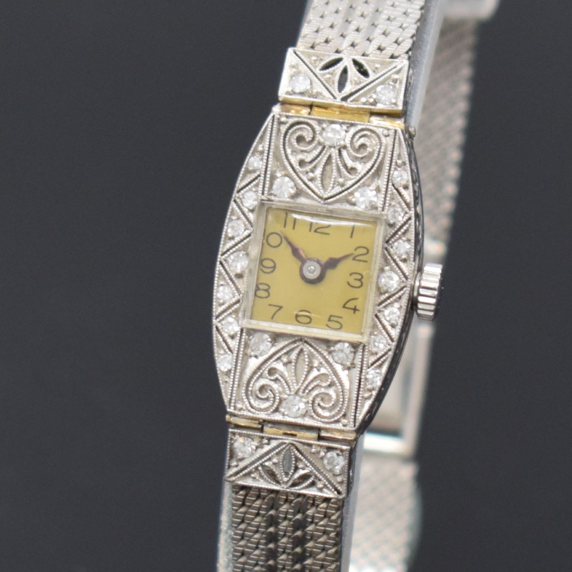 Art Deco Damenarmbanduhr in Platin mit Diamanten,  Schweiz - Bild 2 aus 6