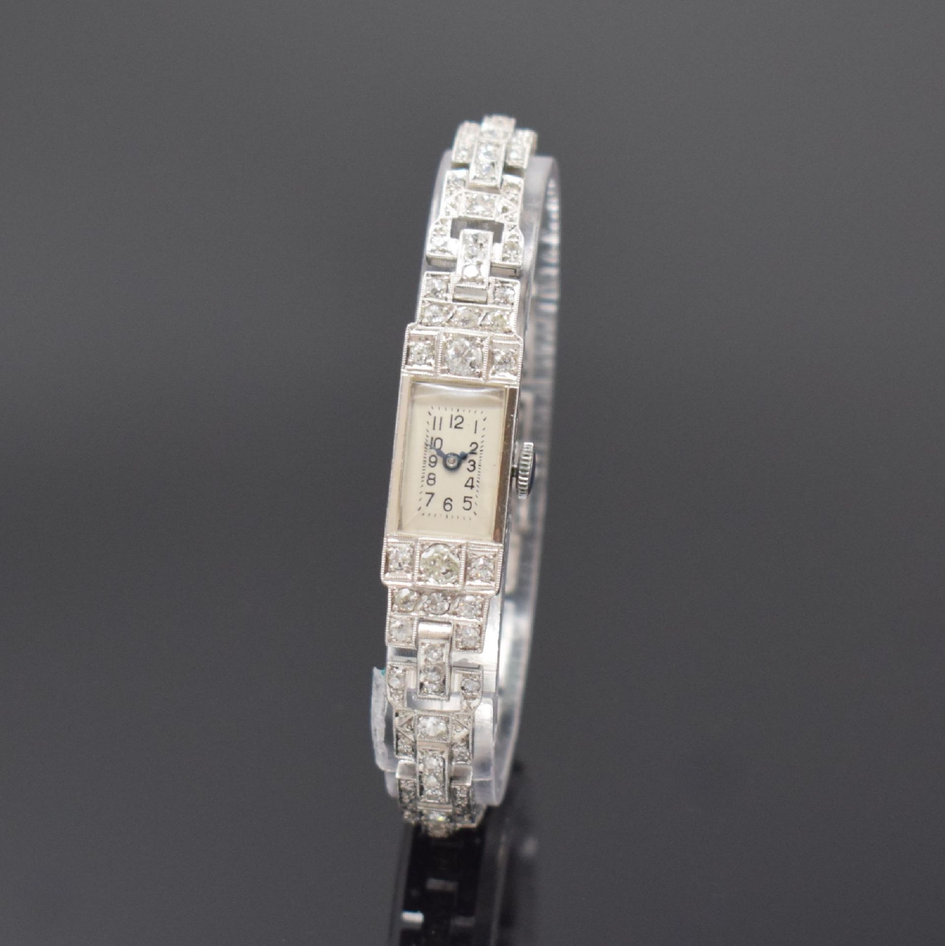 Art-Deco Armbanduhr in Platin mit Diamanten, Schweiz um