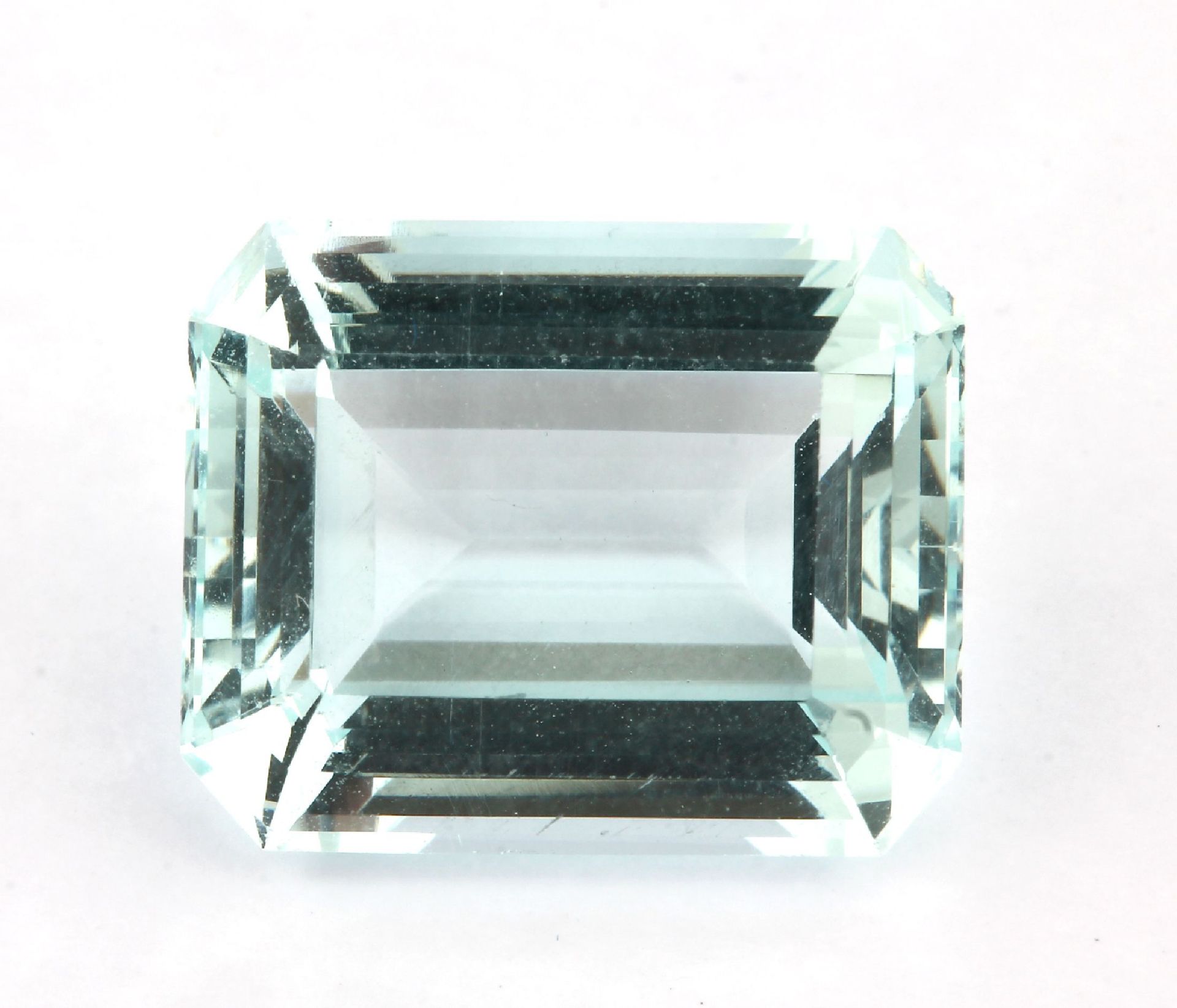 Loser Aquamarin, ca. 12.72 ct, Treppenschliff