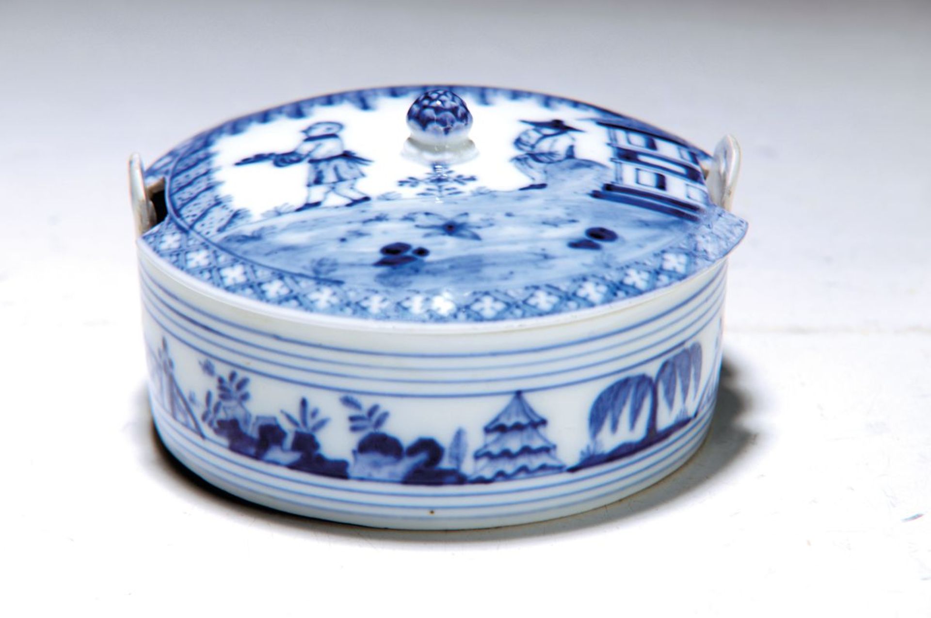 Butterdose, Meissen, um 1760-65, Chinoiserien, Porzellan