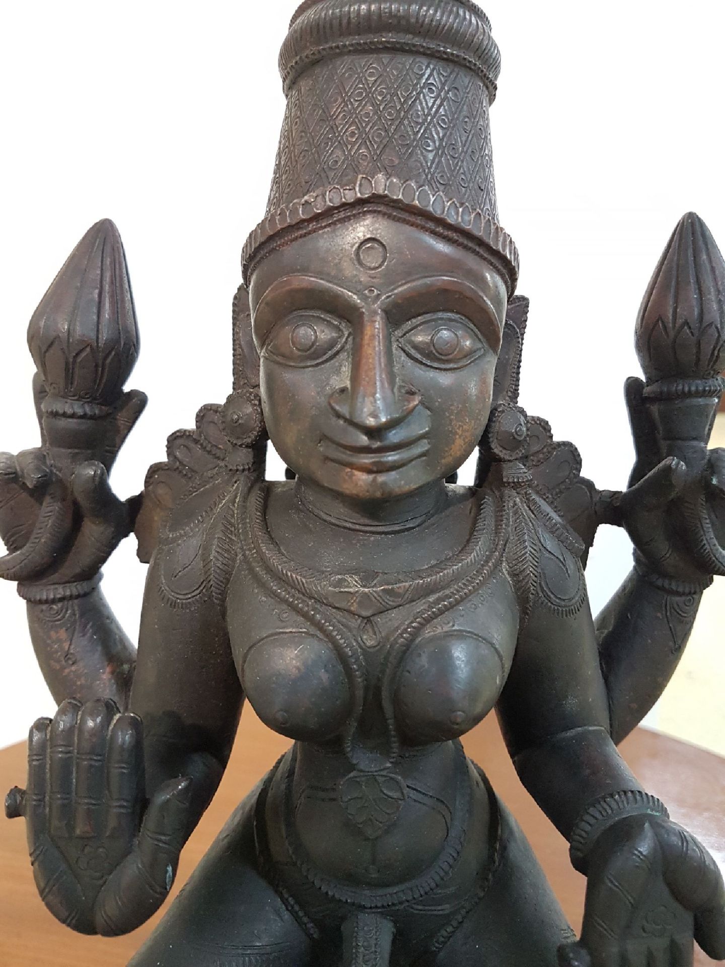 Bronzeskulptur, Indien, 19. Jh.,  Göttin Lakshmi, schwere - Bild 3 aus 11