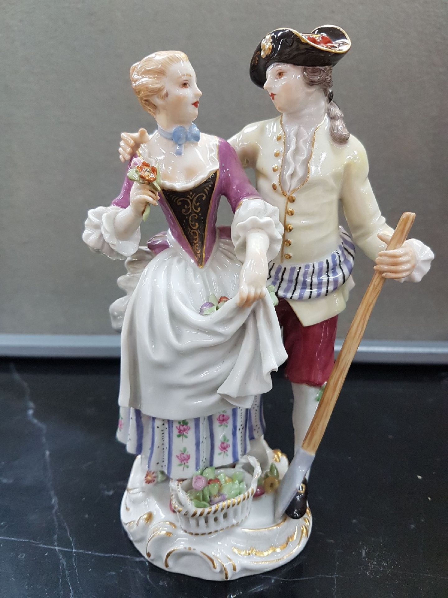 Porzellangruppe, Meissen, 20. Jh., 2. Wahl, Allegorie auf - Image 2 of 7