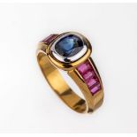18 kt Gold Farbstein-Ring, GG/WG 750/000, ovalfacett.