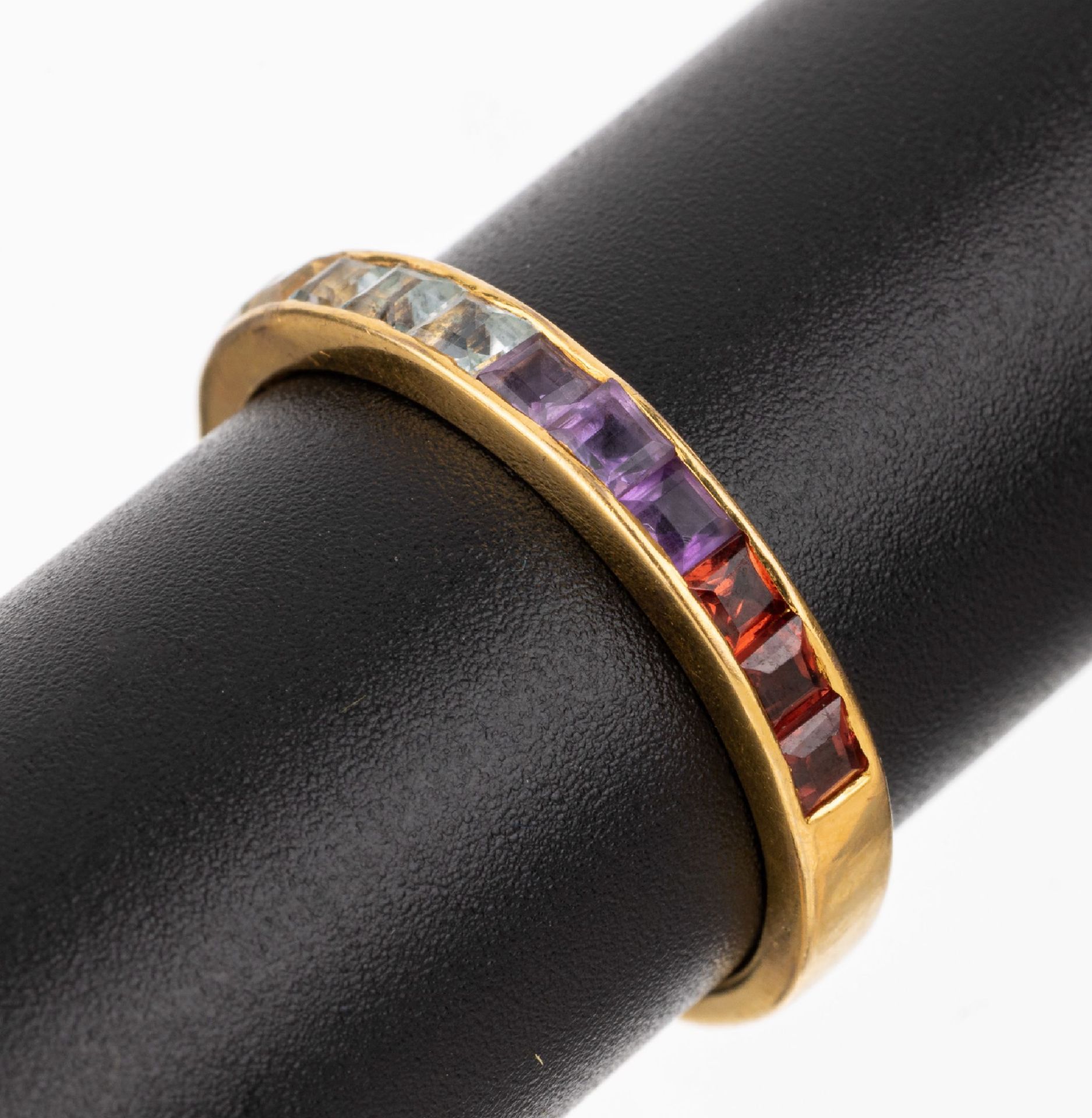 9 kt Gold Farbstein-Ring, GG 375/000, facett. Citrin,