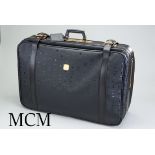 MCM Koffer, schwarzes Monogram Canvas, auf 2 Rollen,