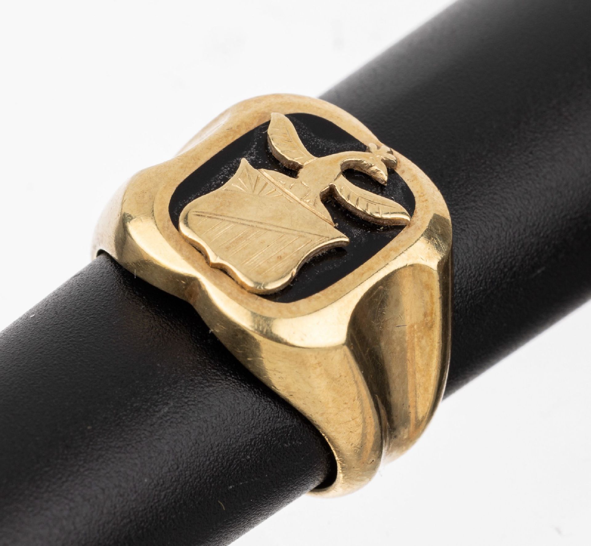 14 kt Gold Onyx-Wappenring, GG 585/000, Onyxeinlage mit