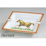 HERMES Aschenbecher, Porzellan mit polychromemDekor,