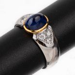 18 kt Gold Saphir-Brillant-Ring, WG/GG 750/000, mittig