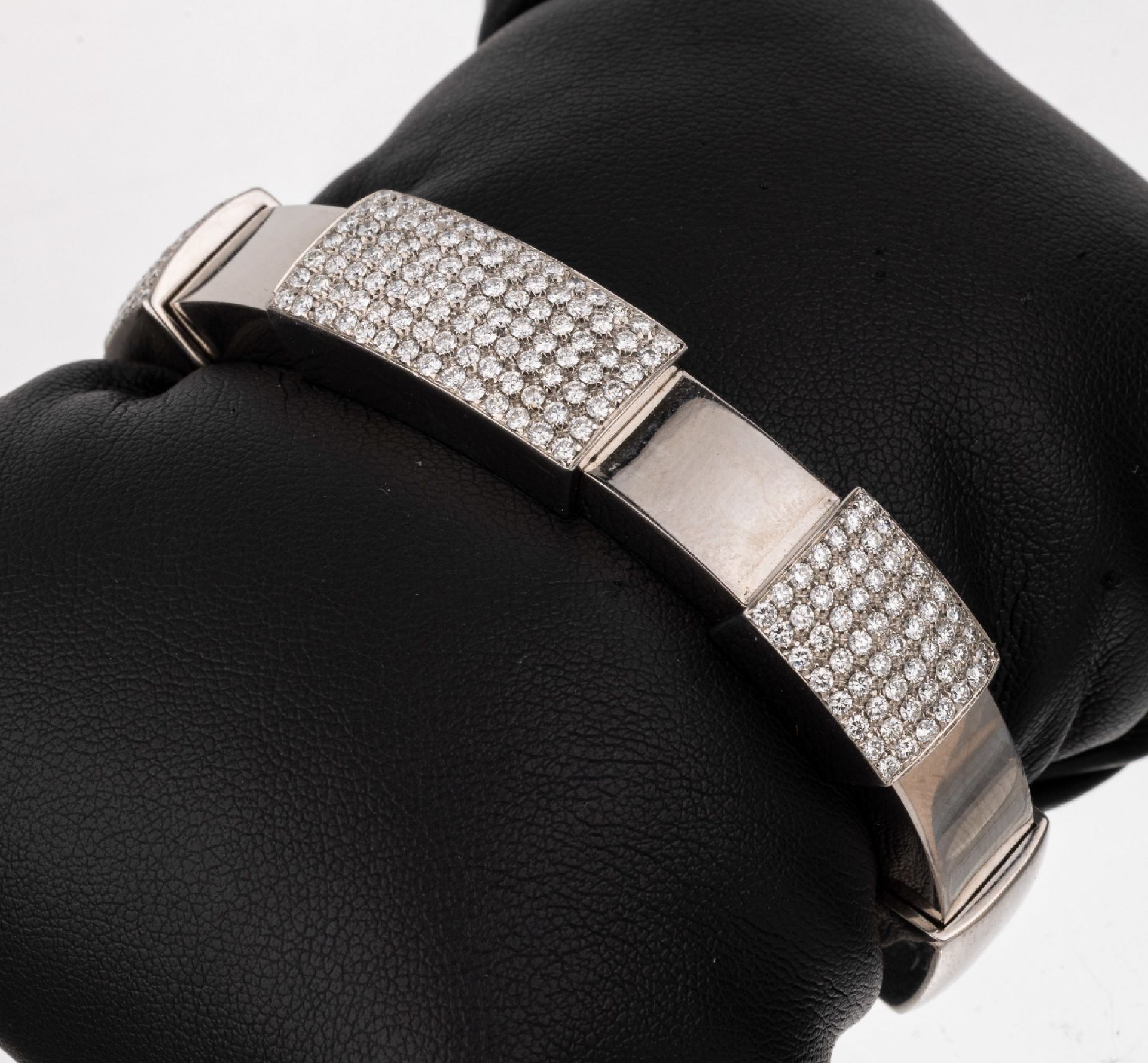 18 kt Gold Diamant-Armspange, WG 750/000, 210 Diamanten