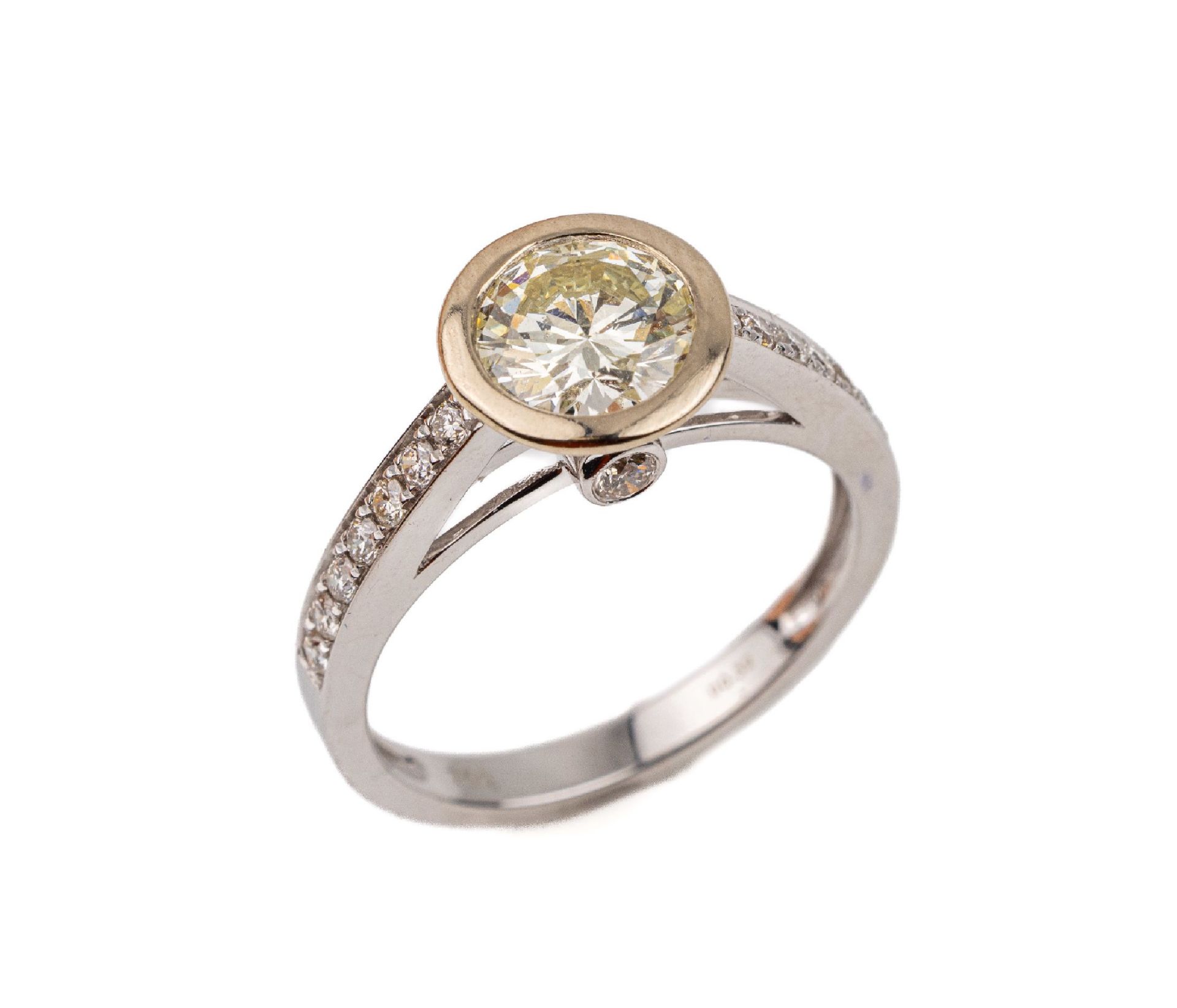 18 kt Gold Brillant-Ring, GG 750/000, mittig Brillant