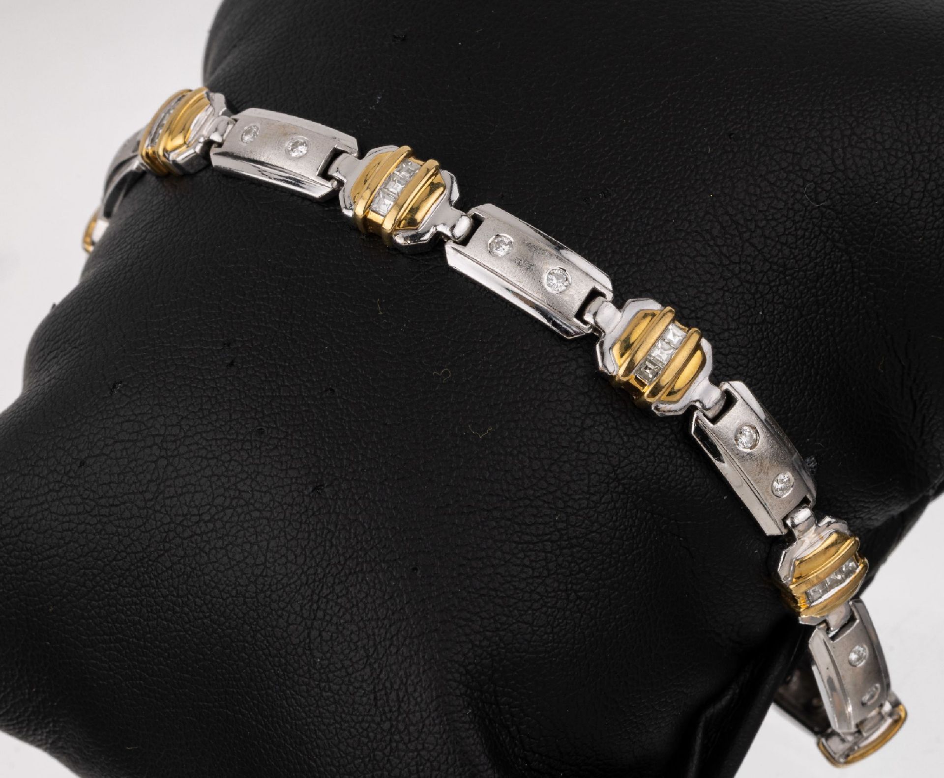 18 kt Gold Diamant-Armband, GG/WG 750/000, 16 Brillanten