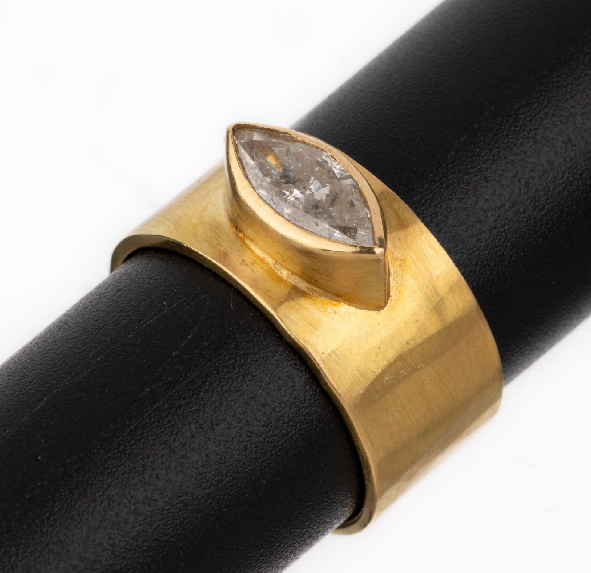 18 kt Gold Diamant-Ring, GG 750/000, Handarbeit,