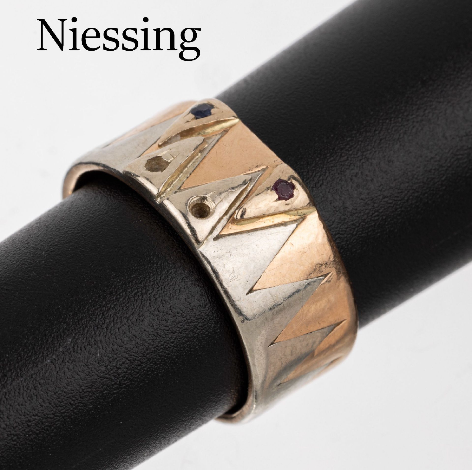 14 kt Gold NIESSING Farbstein-Ring, GG/WG 585/000,