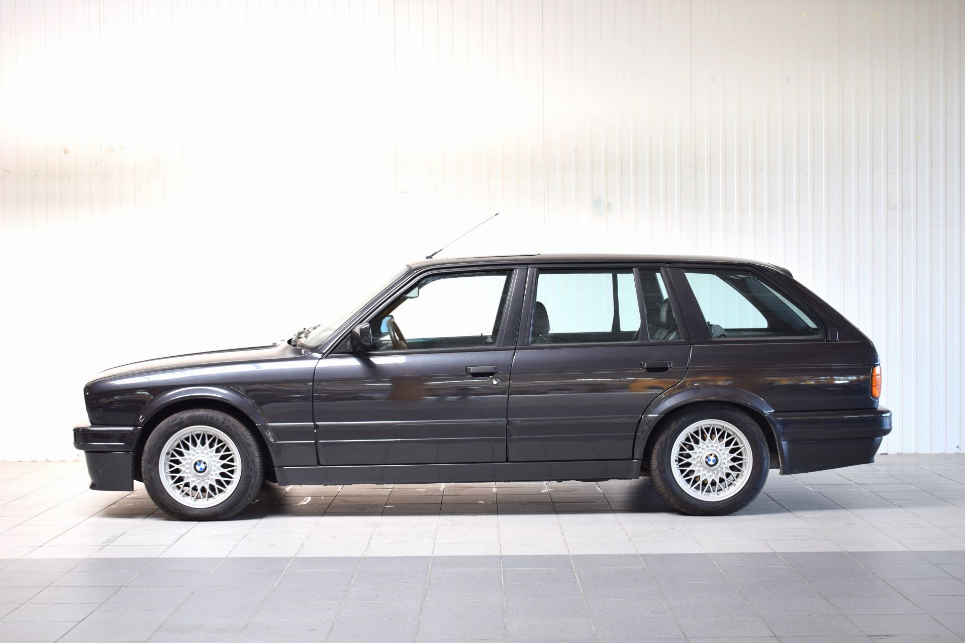 BMW 325i,   EZ 08/90, Laufleistung abgelesen ca. - Bild 6 aus 9