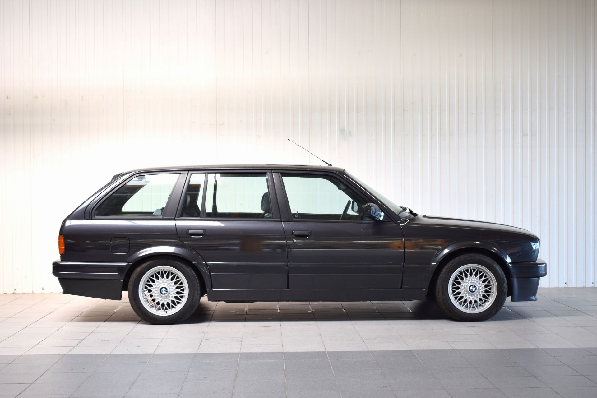 BMW 325i,   EZ 08/90, Laufleistung abgelesen ca. - Bild 7 aus 9