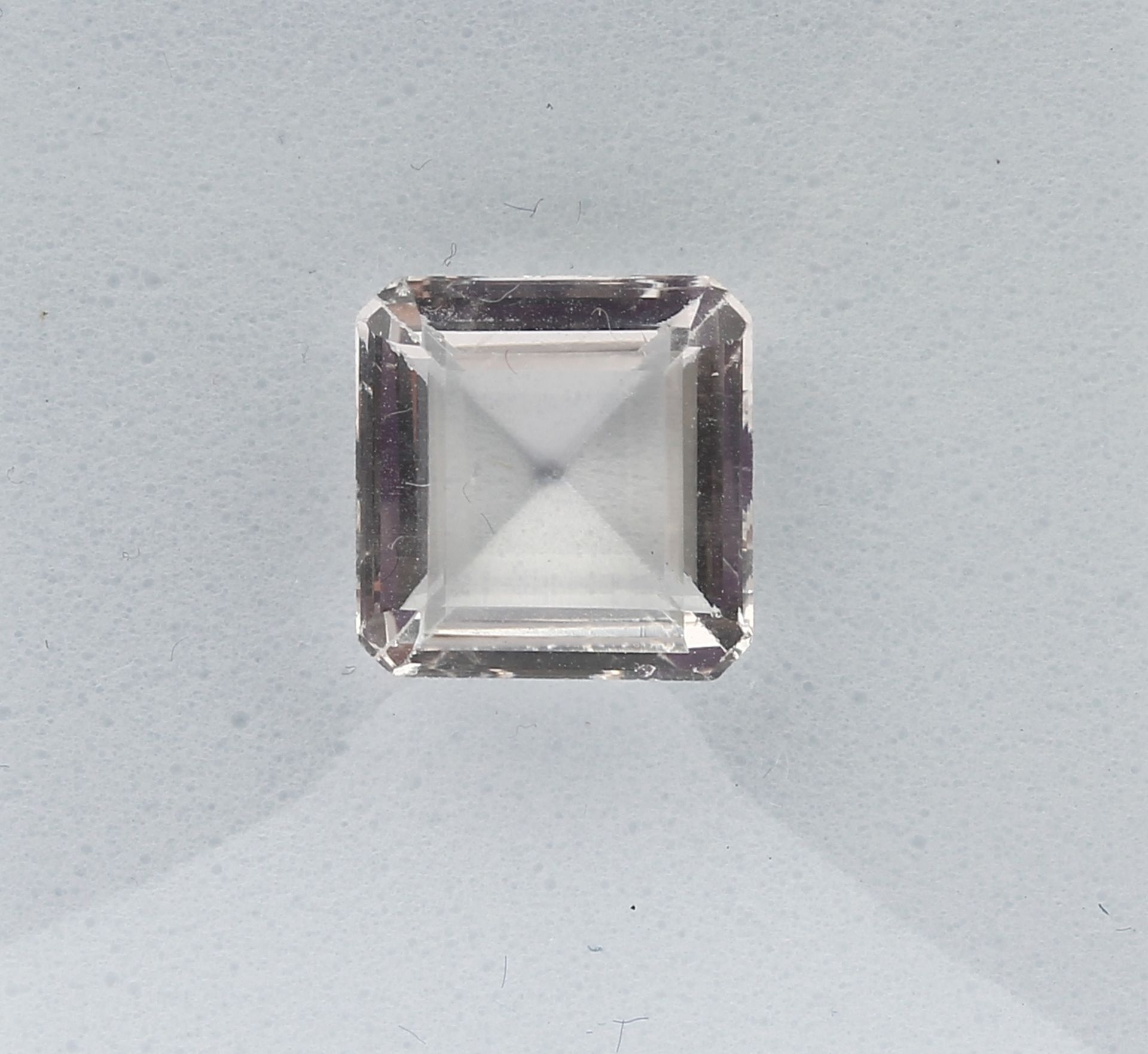 Loser Morganit, 6.09 ct, Treppenschliff, mit