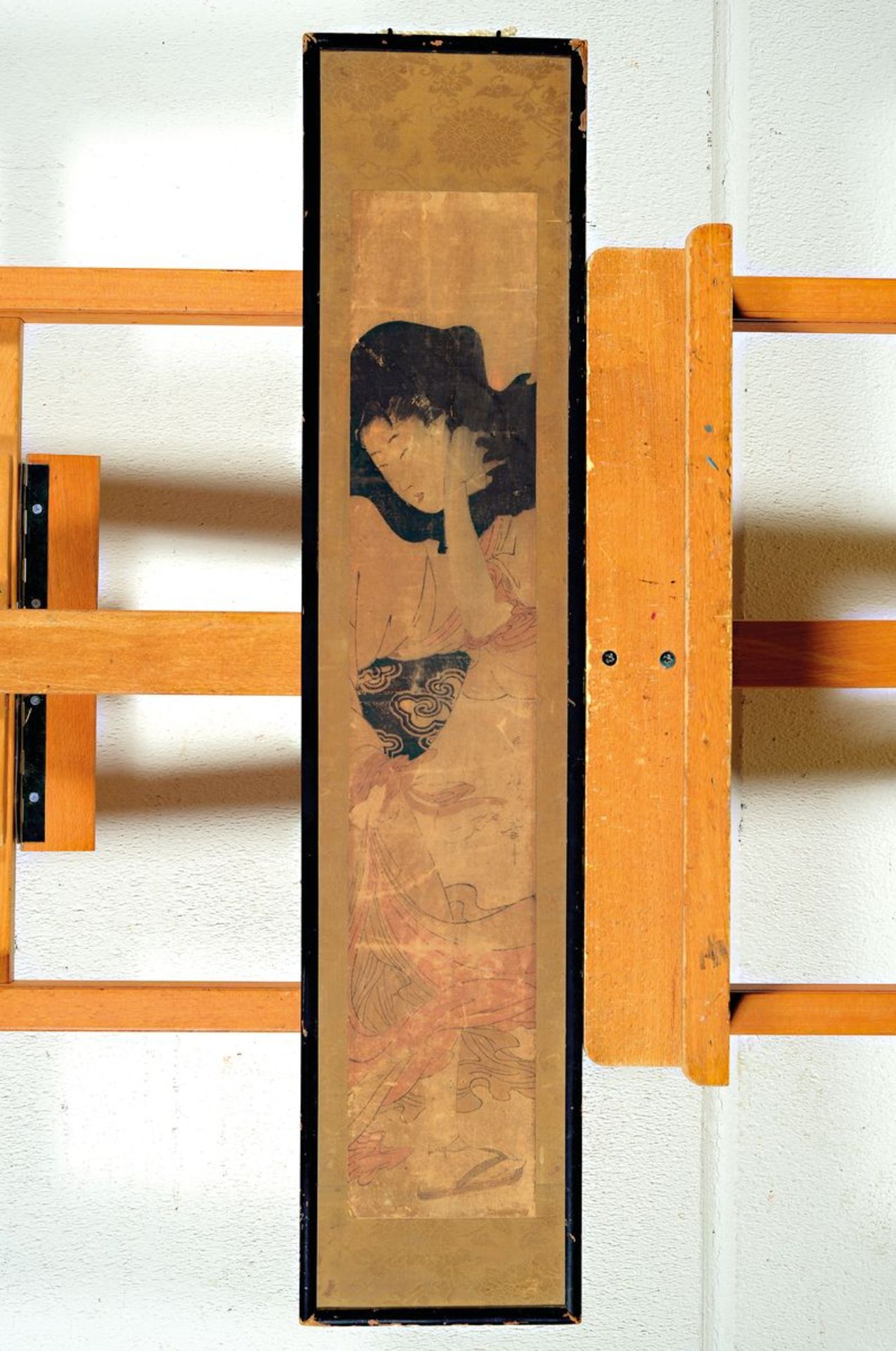 Rollbild und zwei Farbholzschnitte, Japan, 19. Jh., 1. - Image 3 of 3