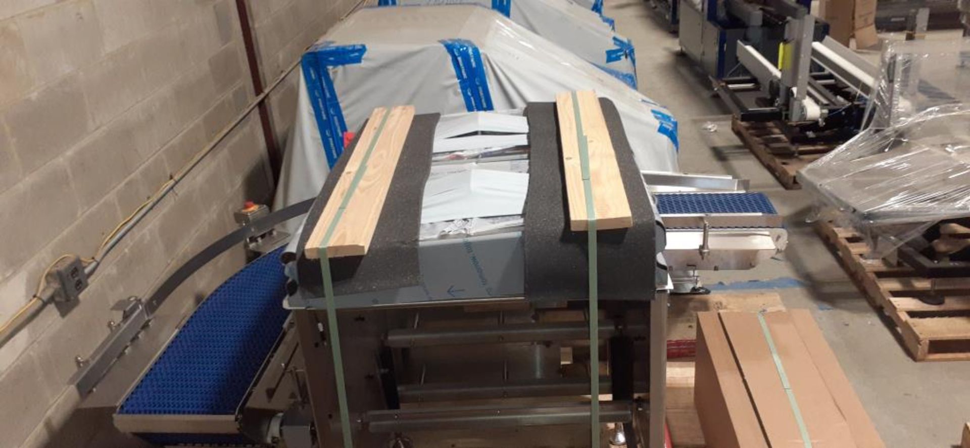 Multivac Conveyor Cover & Conveyor - Image 4 of 4