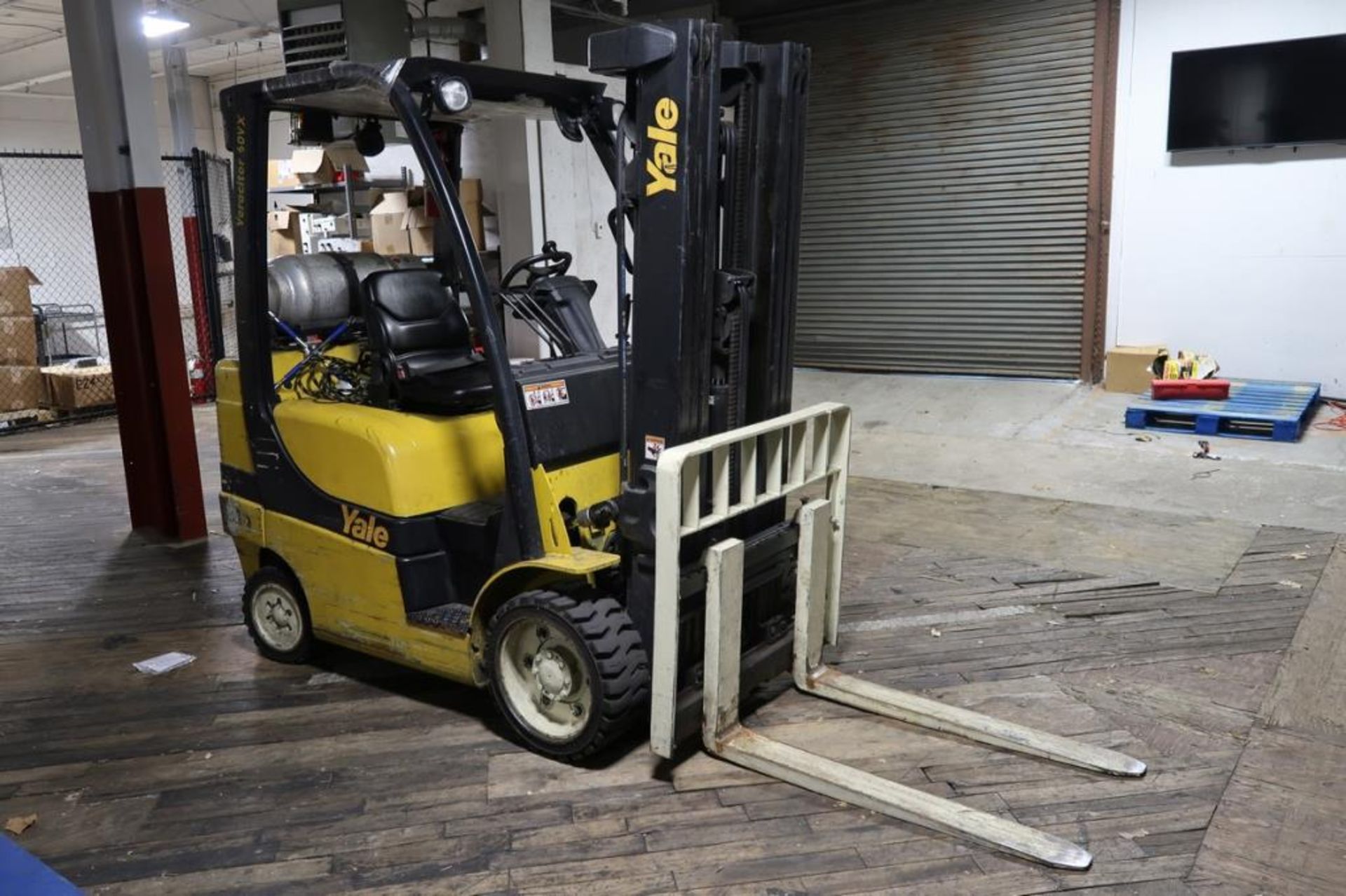 Yale 5,750 Lb. Capacity LP Fork Lift - Image 4 of 10