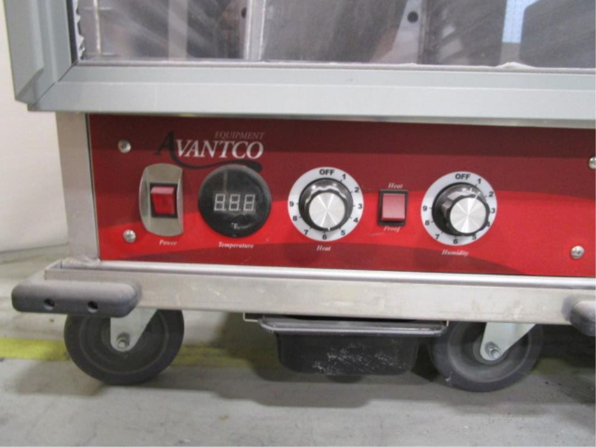 Avantco Insulated Full Size Heated Cabinet - Image 2 of 3