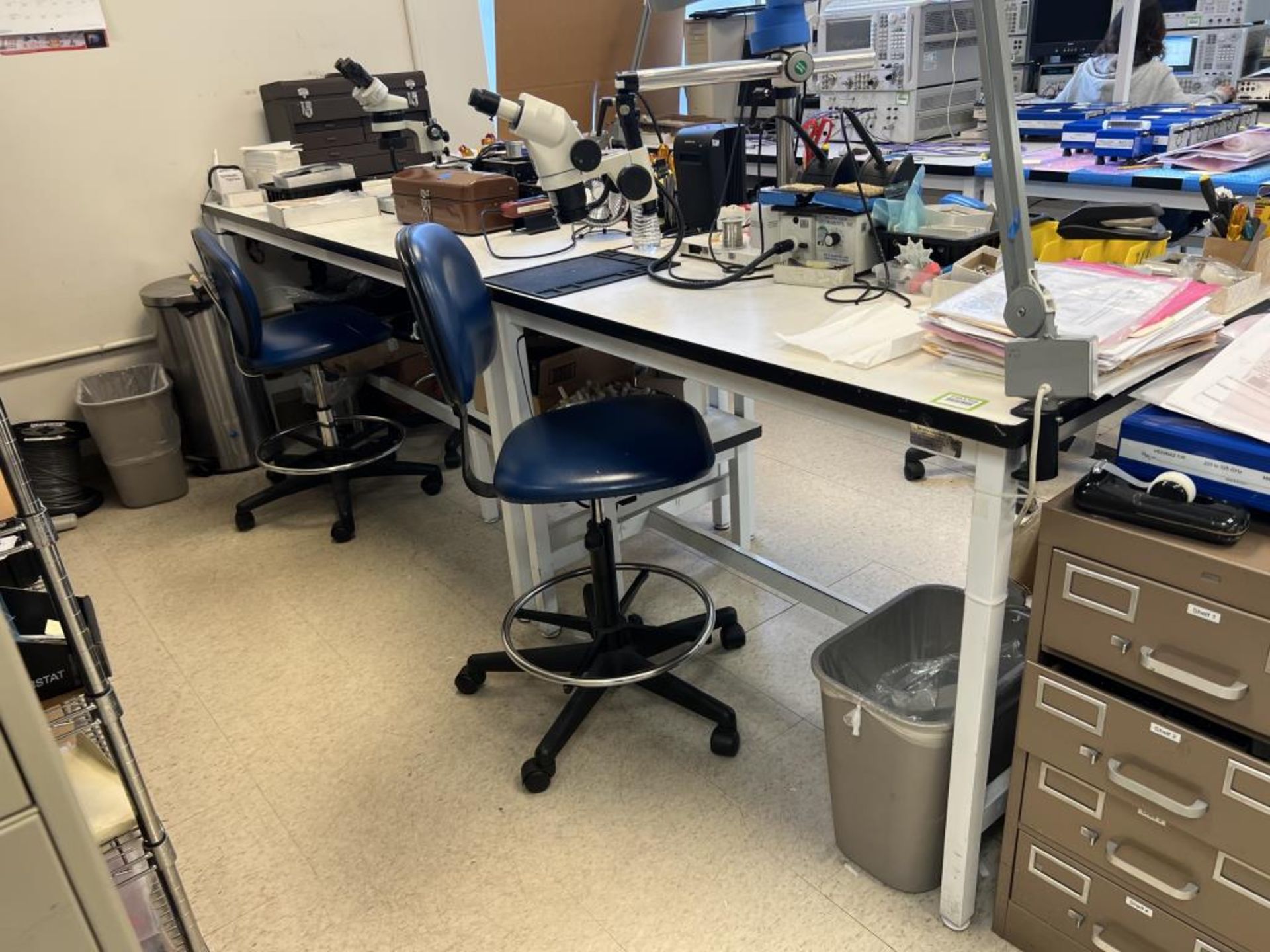 Lab Tables/Chairs - Image 3 of 16
