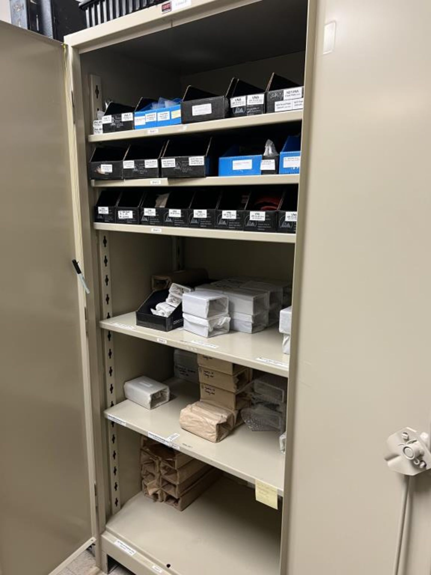 Metal Storage Cabinets - Image 2 of 3