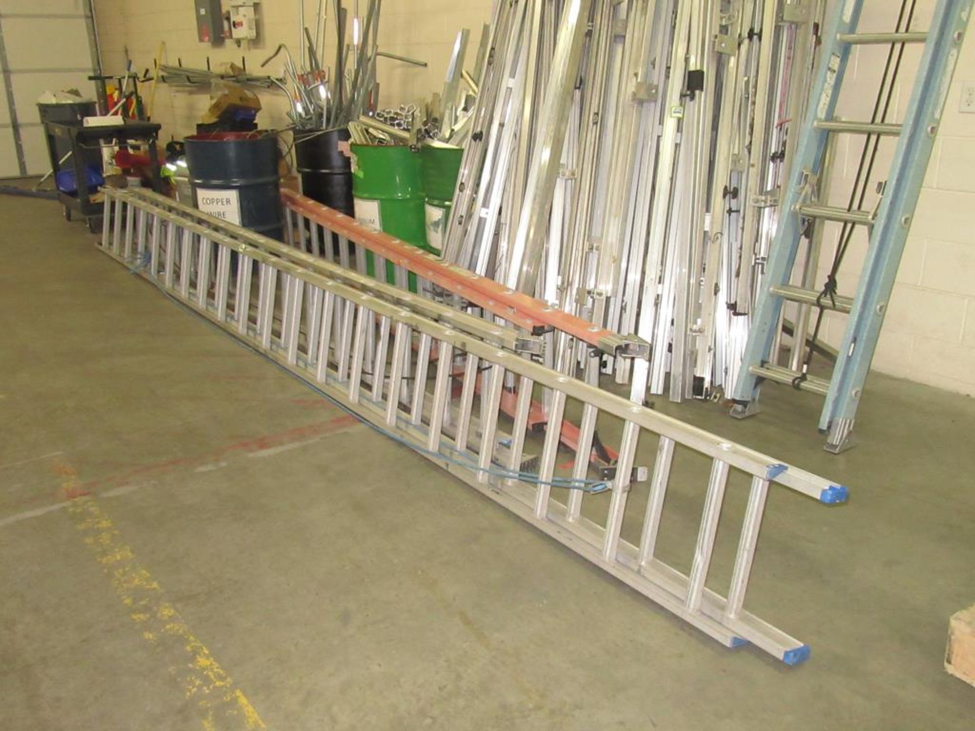 Extension Ladders - Image 2 of 3