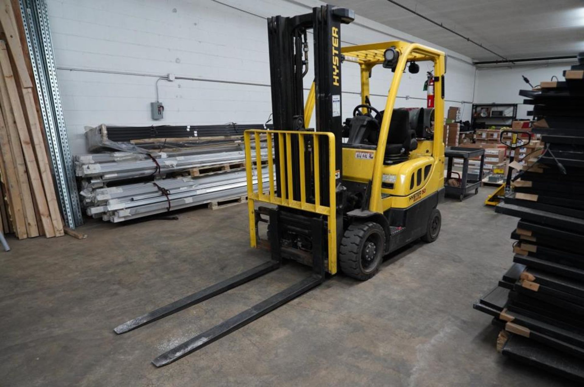 Hyster 5,000 Lb. Capacity Forklift - Image 3 of 16