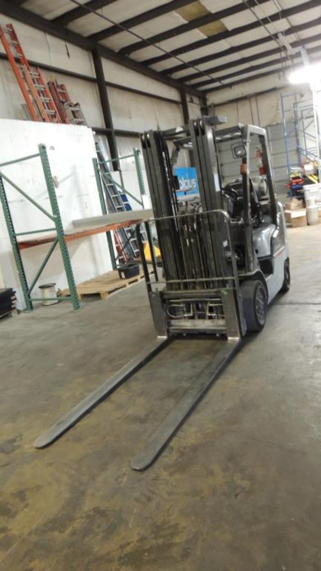 Nissan Forklift - Image 4 of 9