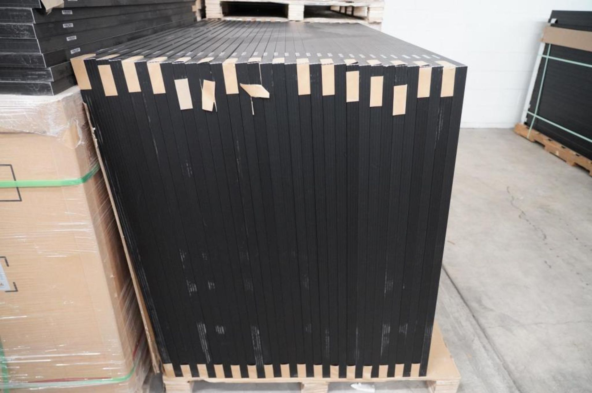 ZNShine 370 Watt PV Solar Panels - Image 4 of 7