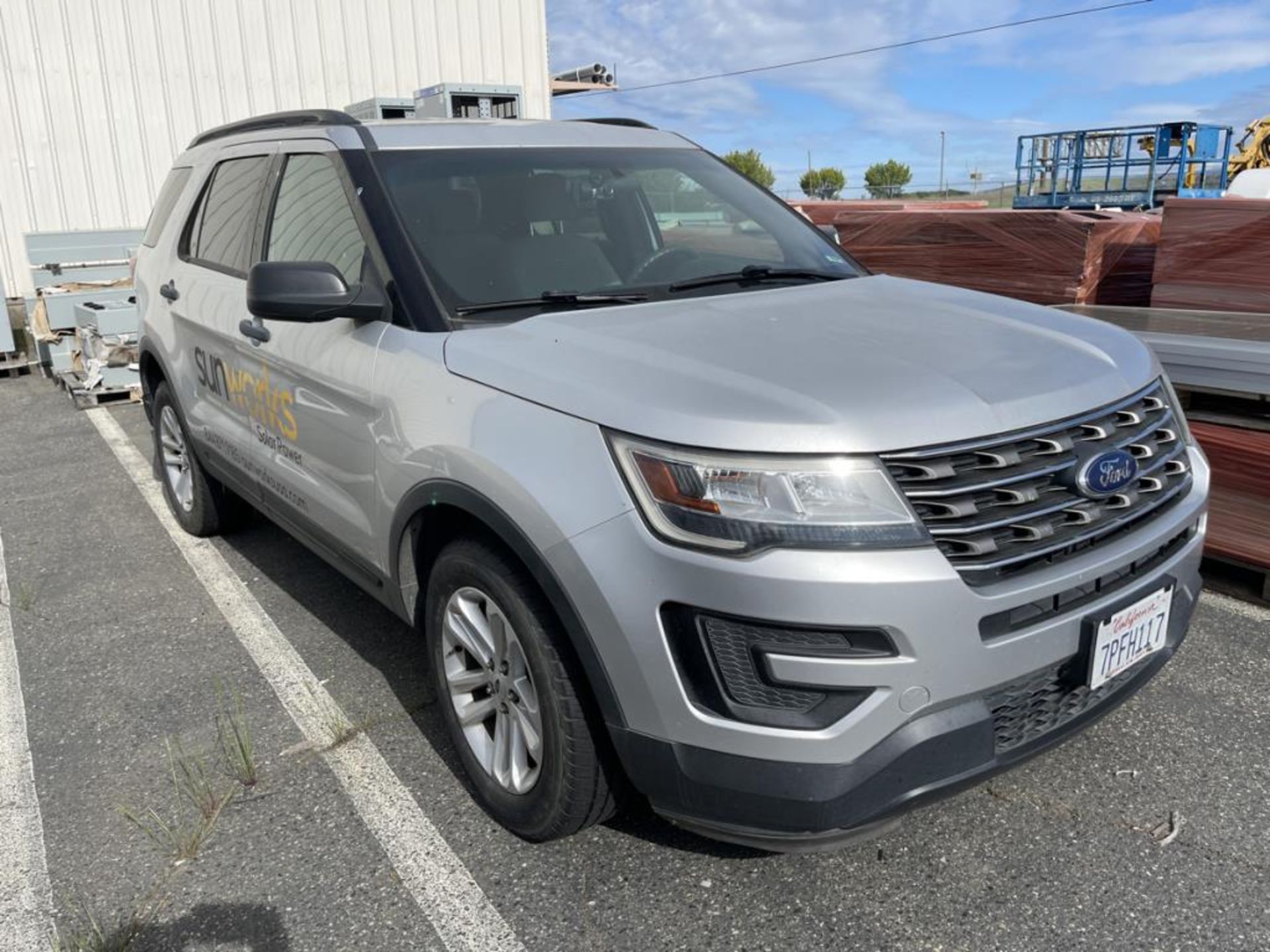 Ford Explorer SUV - Image 2 of 11