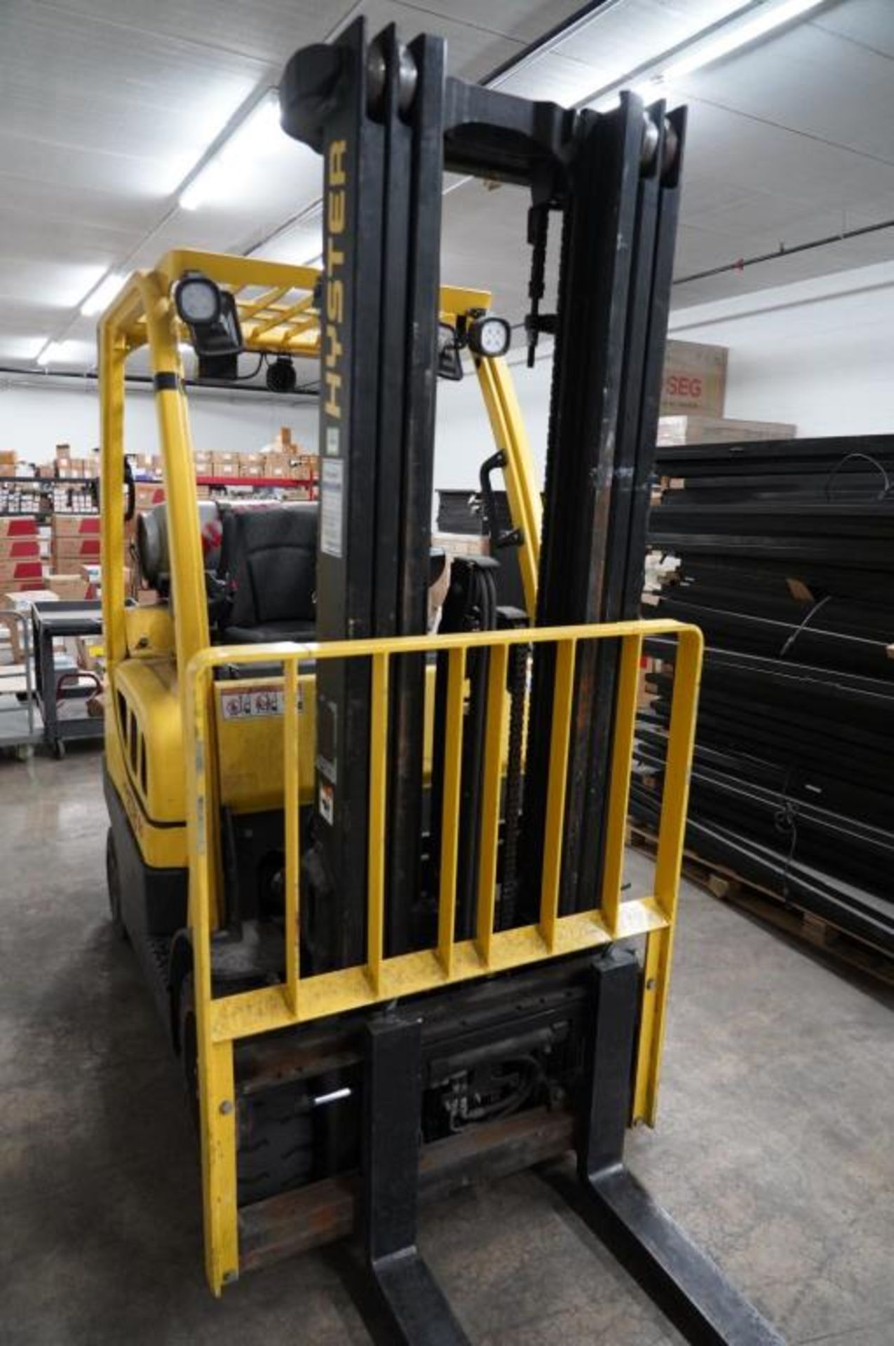 Hyster 5,000 Lb. Capacity Forklift - Image 10 of 16