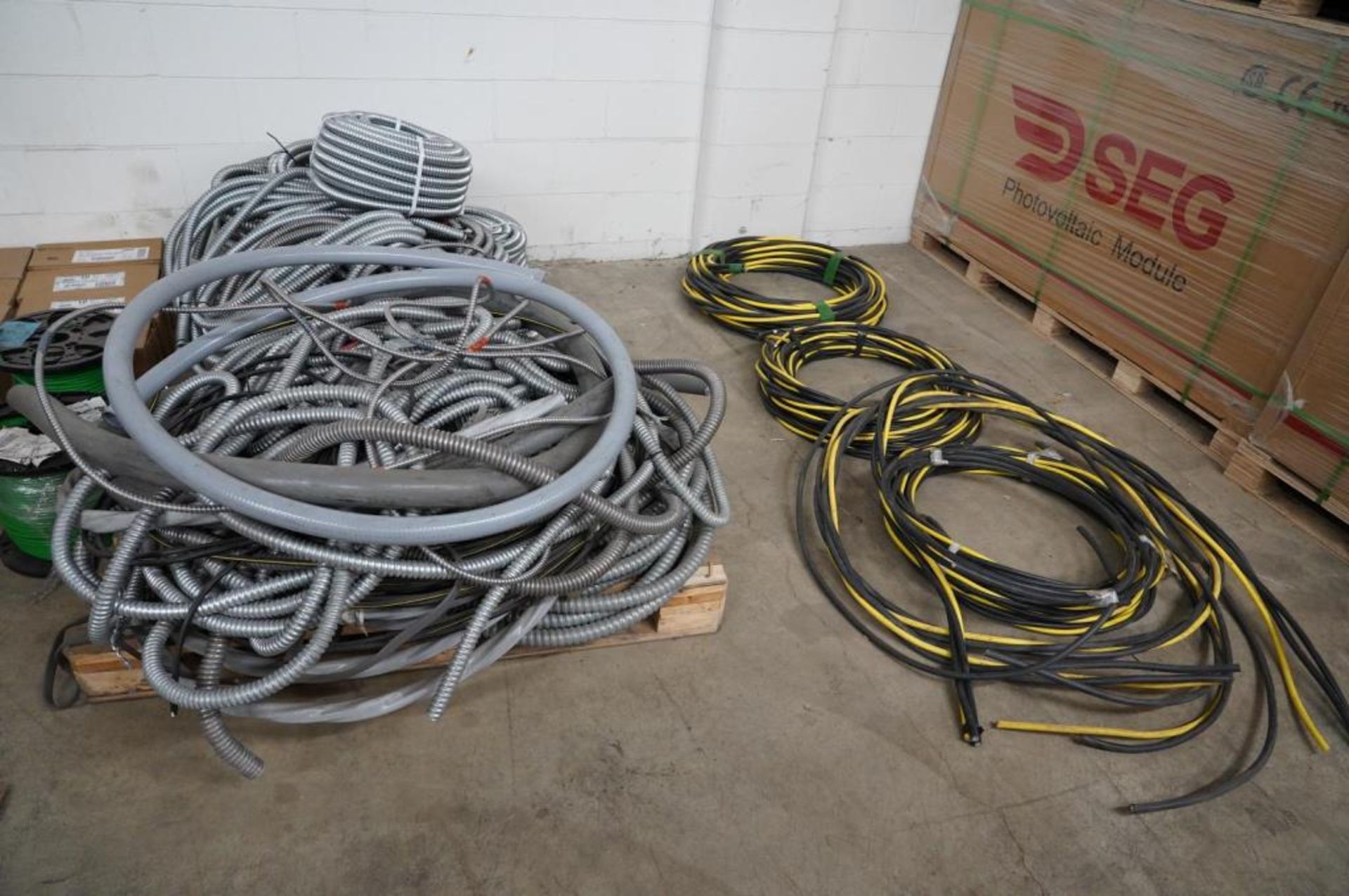 Assorted Size Wire Spools - Image 4 of 29