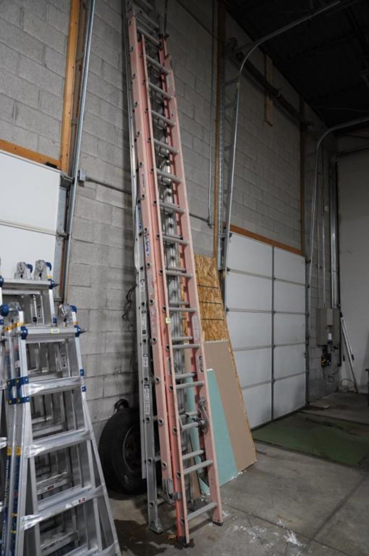 Werner Extension Ladders - Image 2 of 4