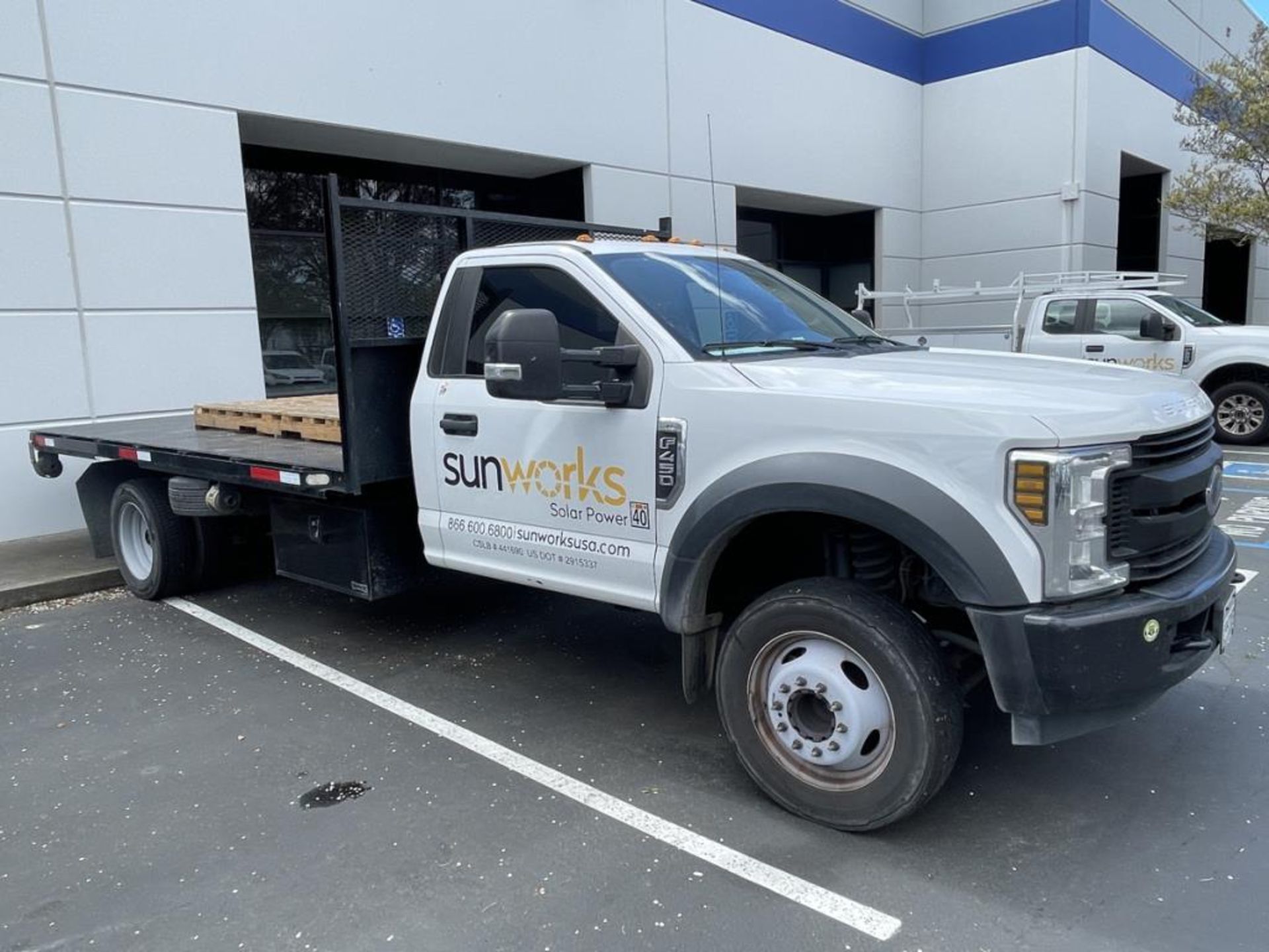 Ford F450 XL Truck