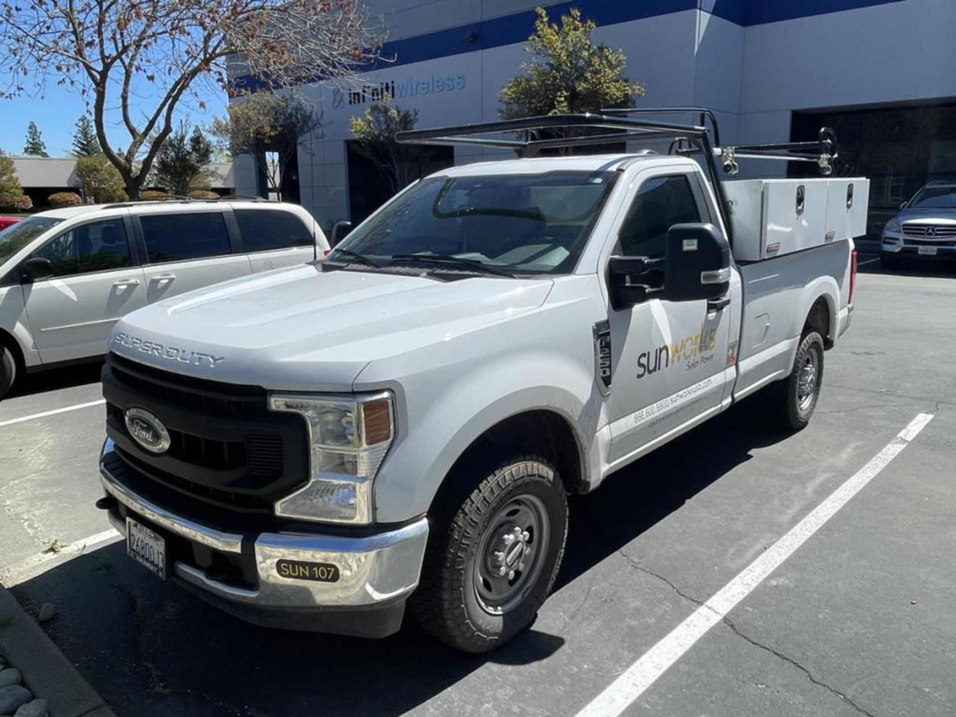 Ford F250 XL Truck - Image 9 of 27
