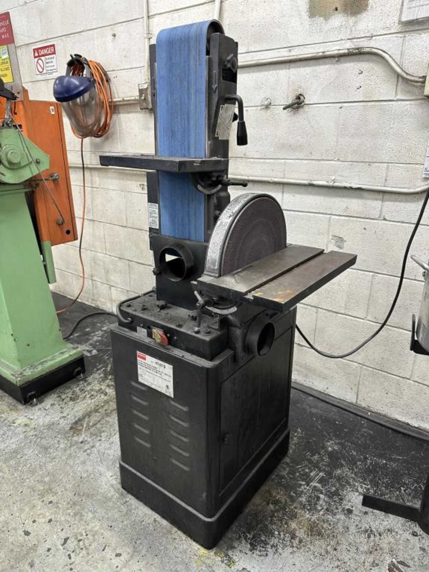 Dayton 6" x 12" Belt & Disc Sander