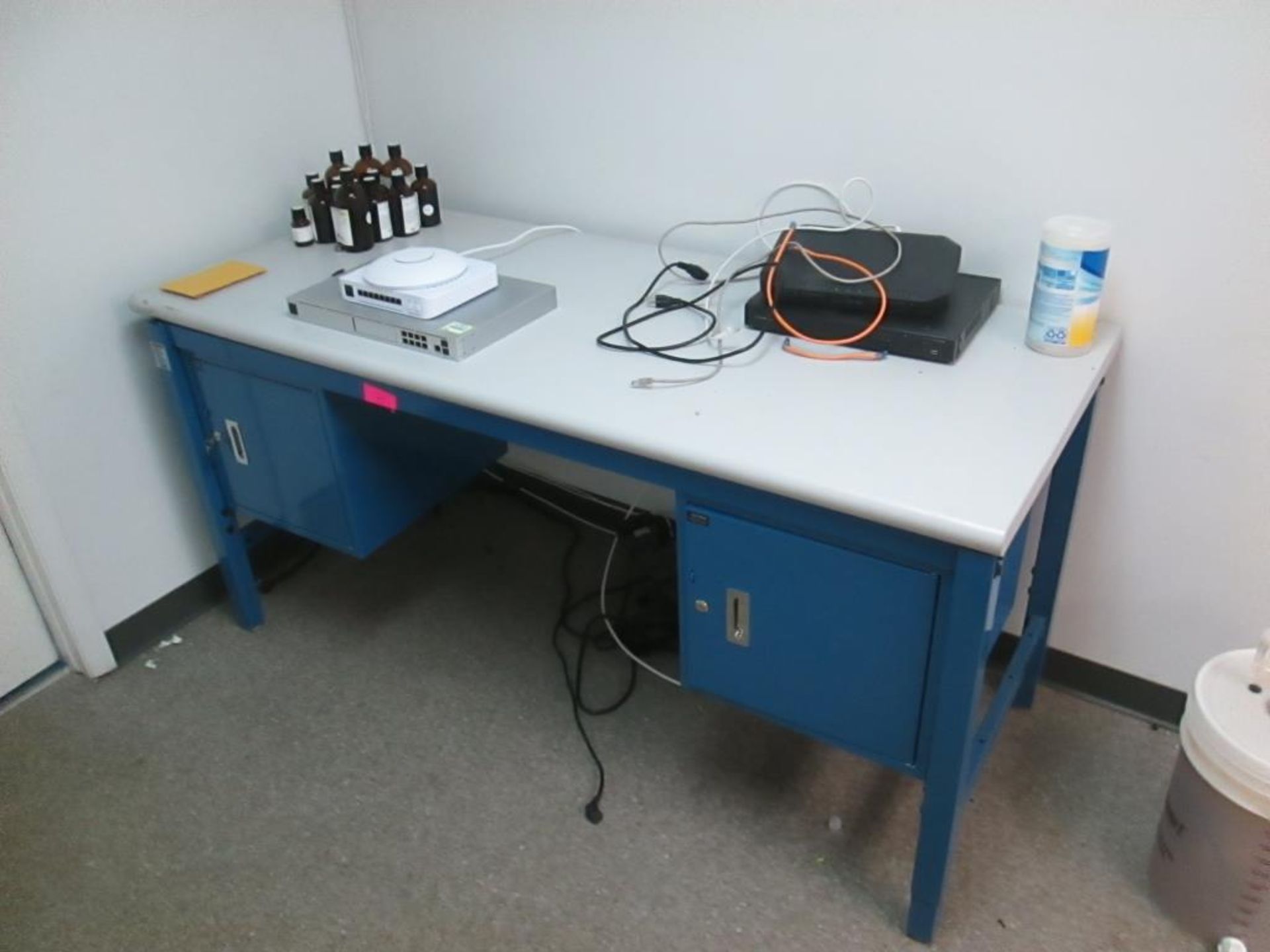 Laboratory Workstations - Image 4 of 4