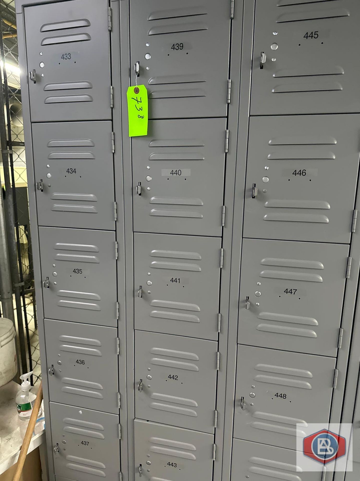 Set of Lockers (18 Compartments)