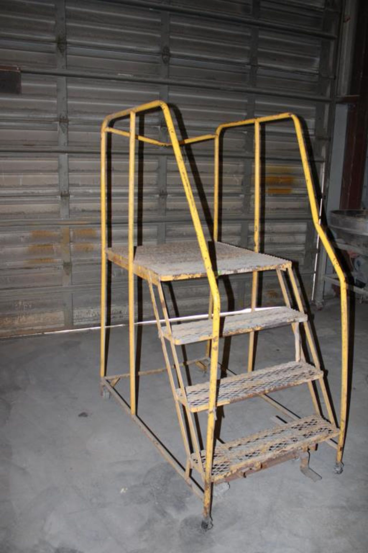 Rolling Platform Ladder