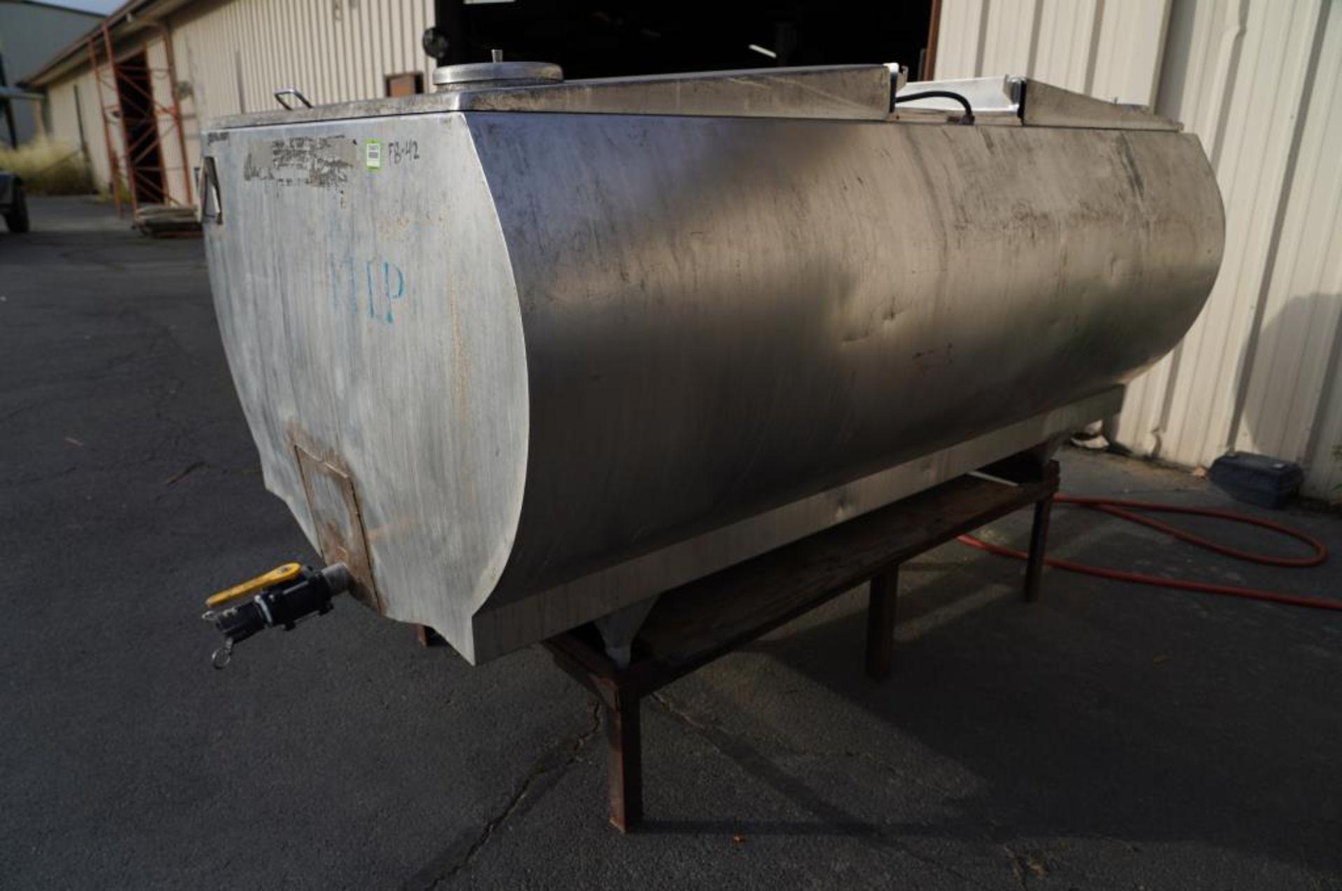 800 Gallon Steel Horizontal Tank